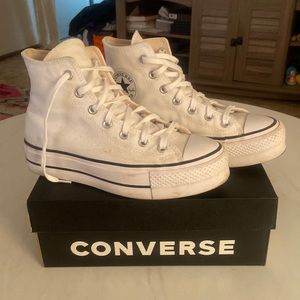 Converse chuck taylor all star platform canvas high top. Size 7 womens.